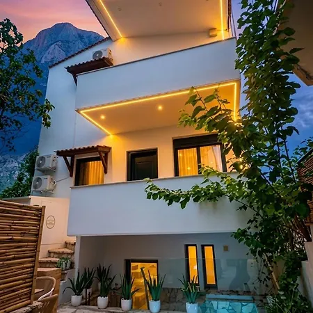 ελίτ Seafront Luxury * Diakopto