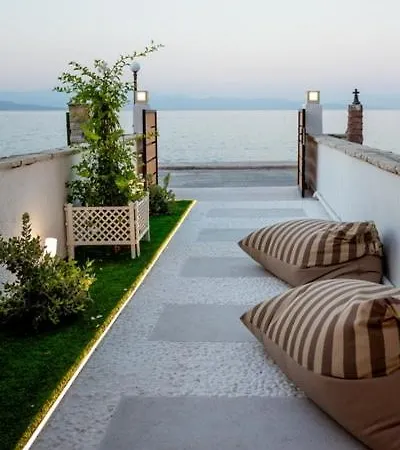 Villa ελίτ Seafront Luxury Diakopto